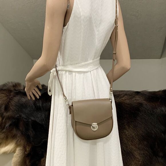 Completely Handcrafted Genuine Premium Cowhide Tuck Lock Saddle Bag/Crossbody - Picture 6 of 16